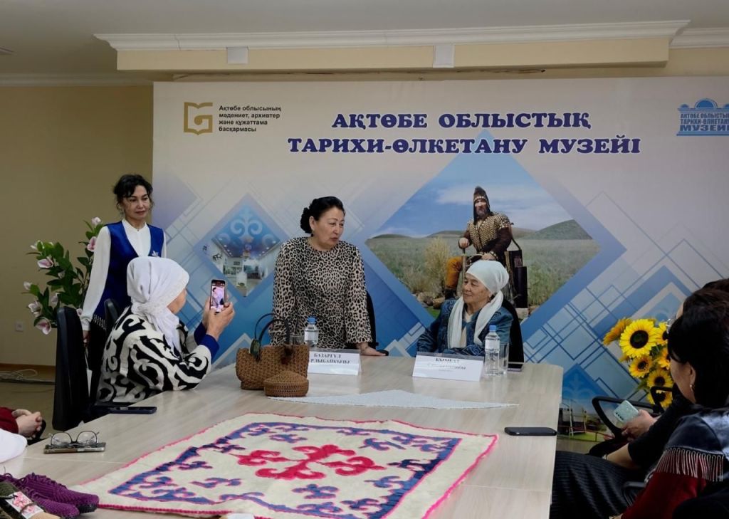 «Өнер өрнегіндегі ұлттық дәстүр» атты тағылымды кездесу кеші